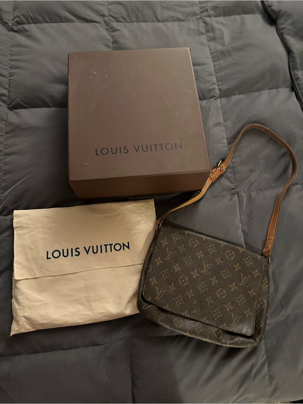 Louis Vuitton Monogram shoulder Bag